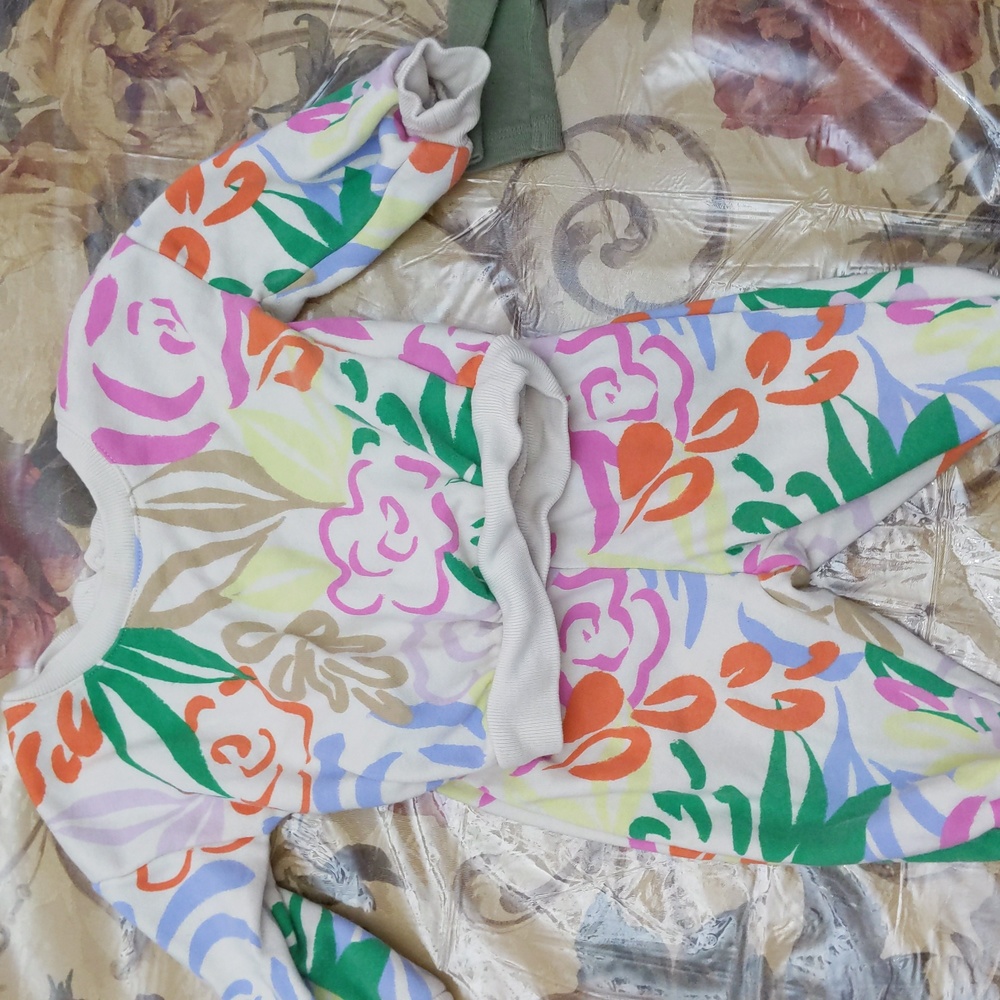 Gap 6-12 month sweat outfit